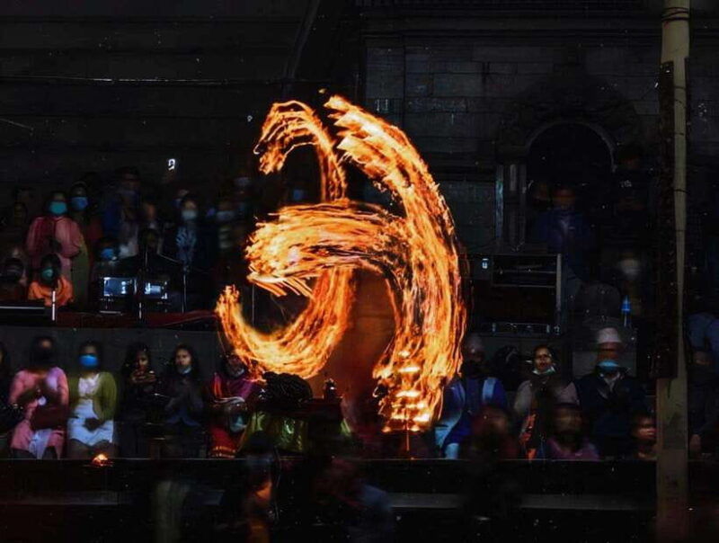 kathmandu-pashupatinath-temple-aarti-cremation-night-tour