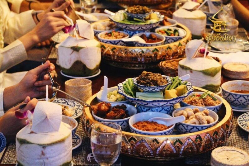 khum-khantoke-chiang-mai-northern-thai-cuisine-and-show