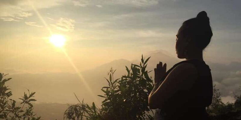 kintamani-sunrise-yoga-meditation-earth-water-rituals