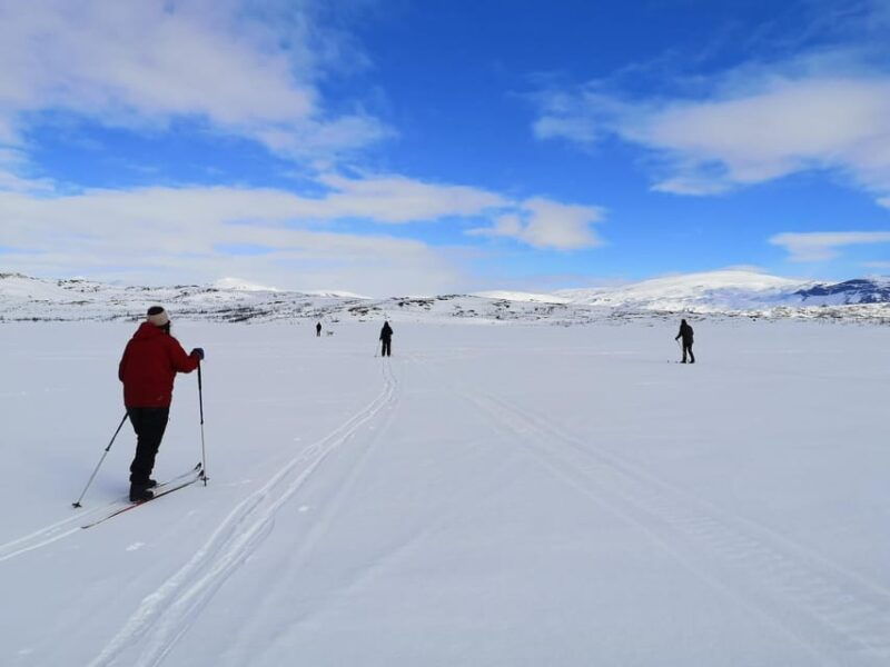 kiruna-nordic-touring-skiing-experience-with-warm-beverage