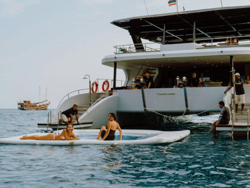 krabi-4-island-premium-yacht-with-snorkeling-clear-kayak