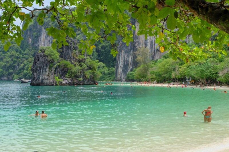 krabi-hong-islands-day-tour-by-longtail-boat