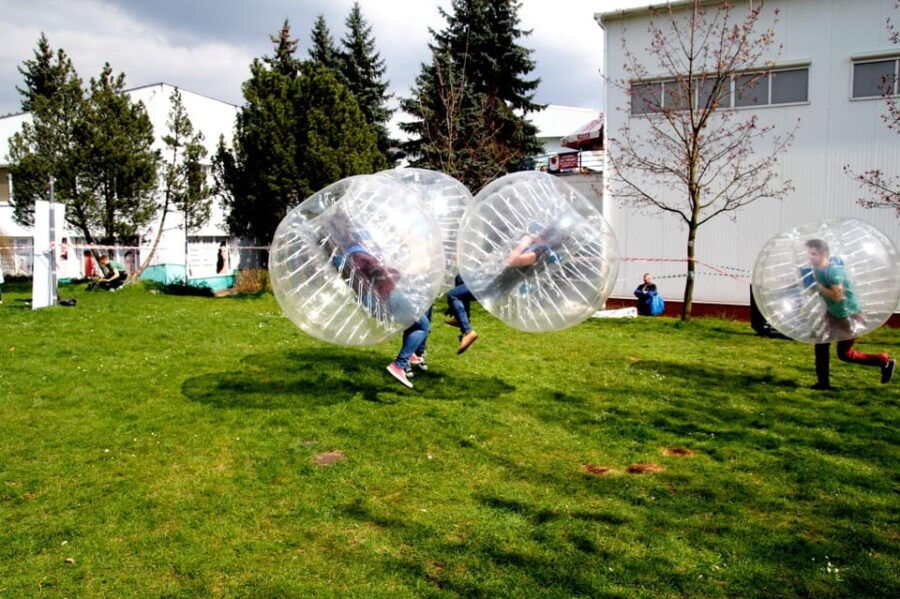 krakow-1-hour-bubble-football-game