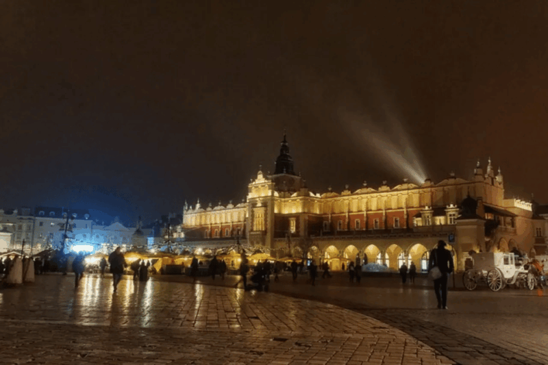 krakow-christmas-market-and-city-highlights-walking-tour