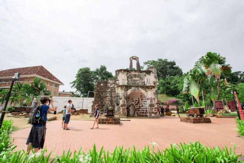 kuala-lumpur-private-malacca-night-tour-w-cruise-trishaw