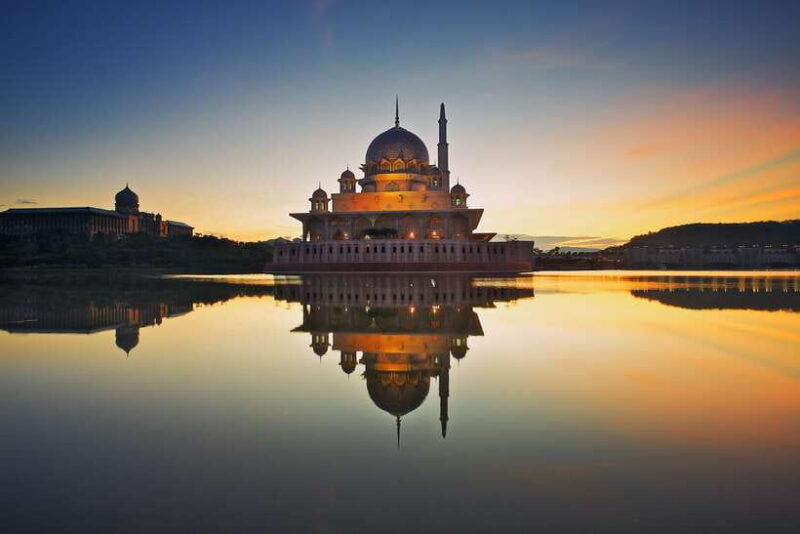 kuala-lumpur-putrajaya-batu-caves-private-tour