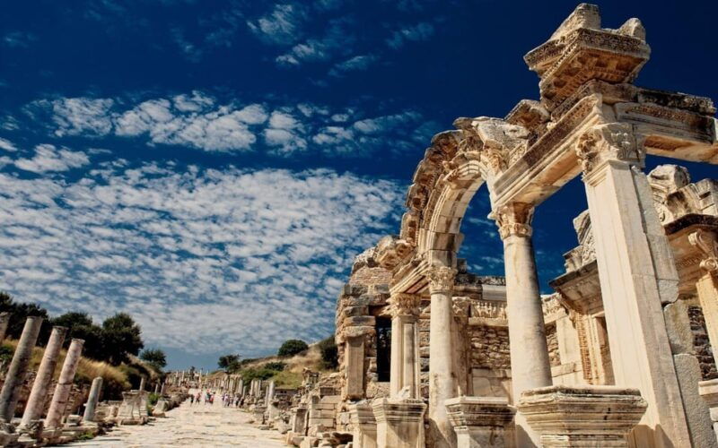 kusadasi-ephesus-house-of-virgin-mary-and-temple-tour