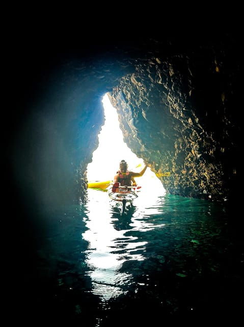 la-ciotat-calanques-national-park-guided-kayak-tour