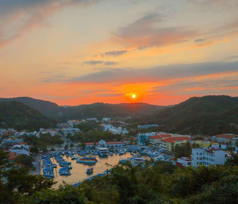 la-crucecita-huatulco-guided-city-tour-and-sunset-viewing