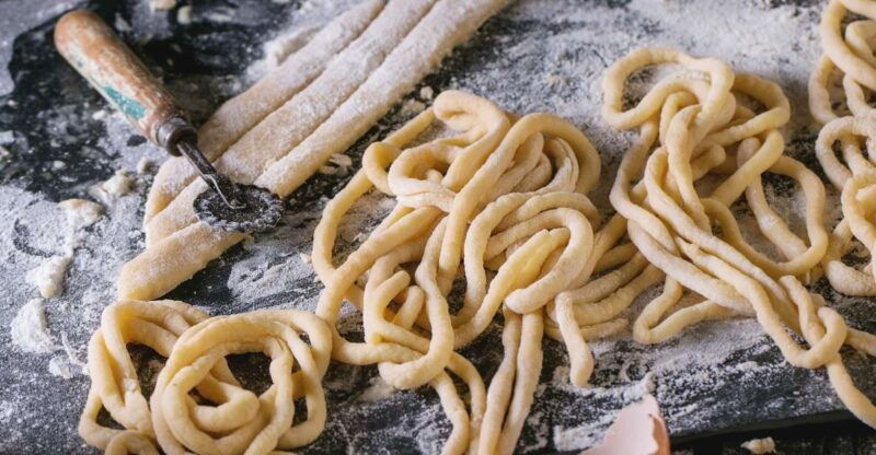 la-spezia-pasta-and-tiramisu-class-at-a-locals-home