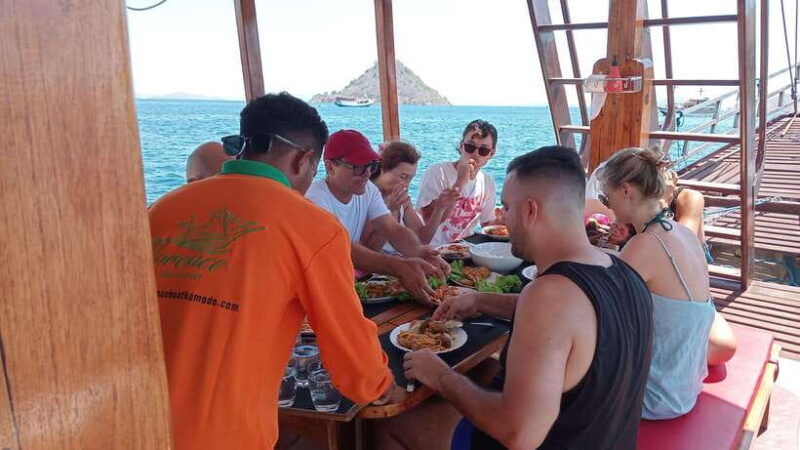 labuan-bajo-komodo-and-pink-beach-2-day-shared-boat-tour