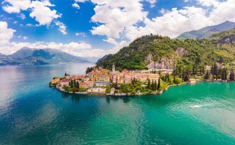 lake-como-boat-ride-with-an-elegant-black-boat