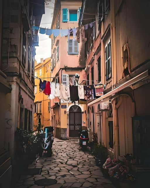 lets-get-lost-in-the-alleys-of-corfu-old-town