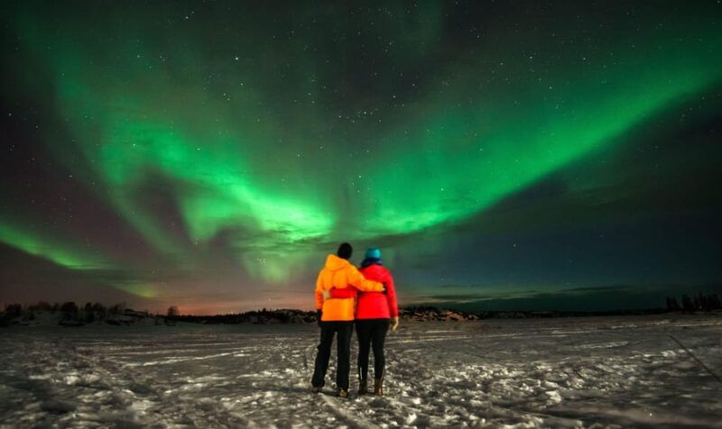 levi-aurora-borealis-bus-snowshoe-tour-with-hot-drink