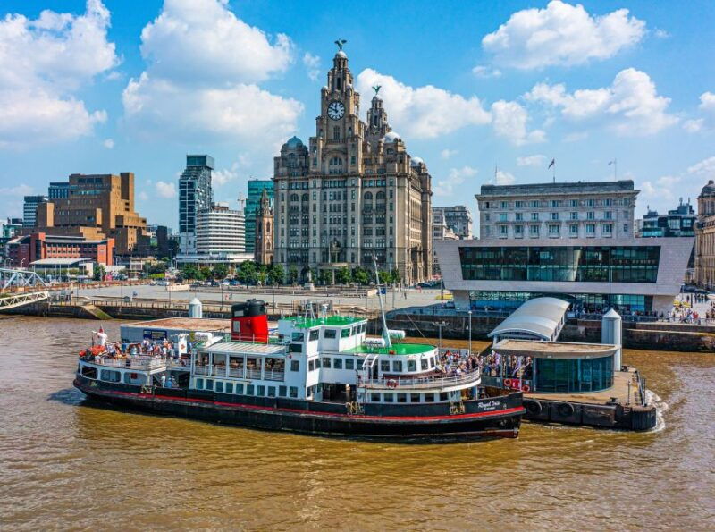 liverpool-sightseeing-river-cruise-on-the-mersey-river