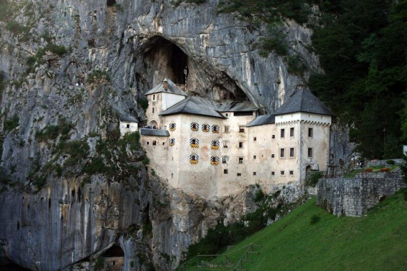 ljubljana-postojna-cave-predjama-castle-small-group-tour-2
