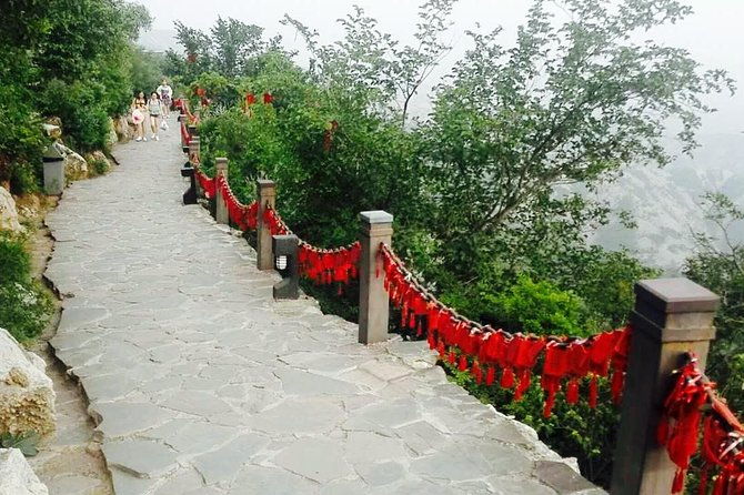 Lock Your Love on Simatai Great Wall with Gubei Water Town Visit and Cable Car Ride - Why This Tour Is a Great Choice