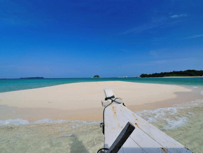 lombok-pink-beach-snorkeling-and-picnic-tour-fullday