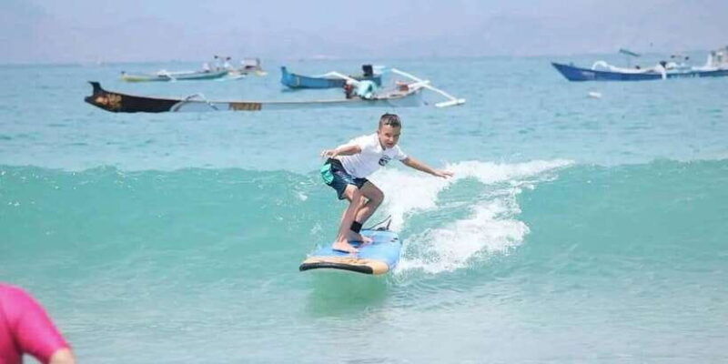 lombok-surf-lesson-for-beginner-in-selong-blanak-beach