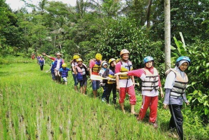 lombok-white-water-rafting-rice-terrace-waterfall-tour