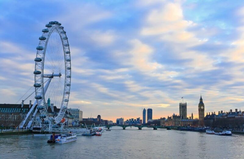 london-christmas-lights-nighttime-bus-tour-with-live-guide