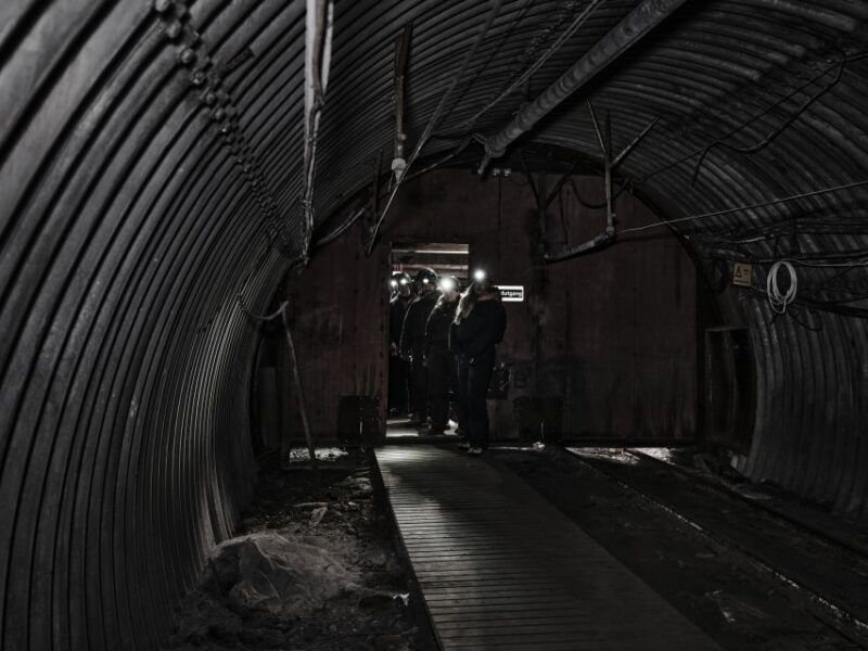 longyearbyen-historic-coal-mine-tour-at-gruve-3
