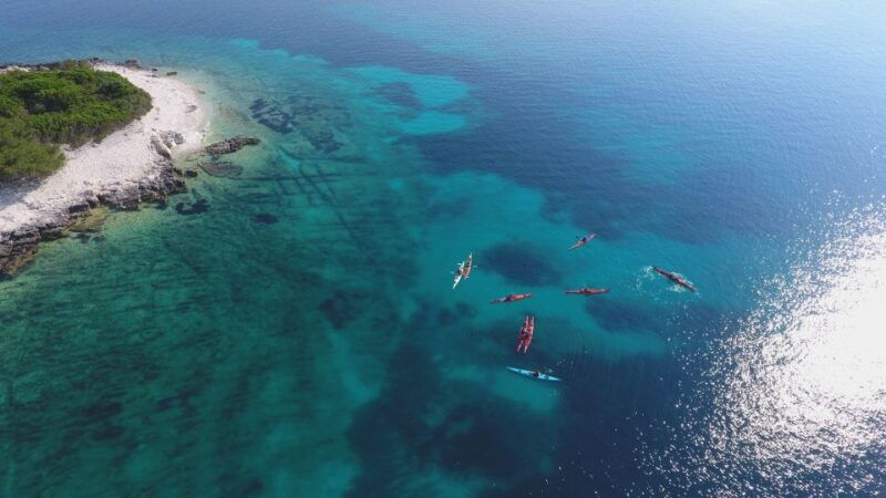 lumbarda-half-day-kayaking-and-history-with-wine-delight