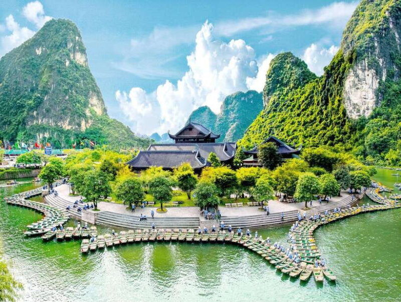 luxury-day-tour-bai-dinh-trang-an-mua-cave