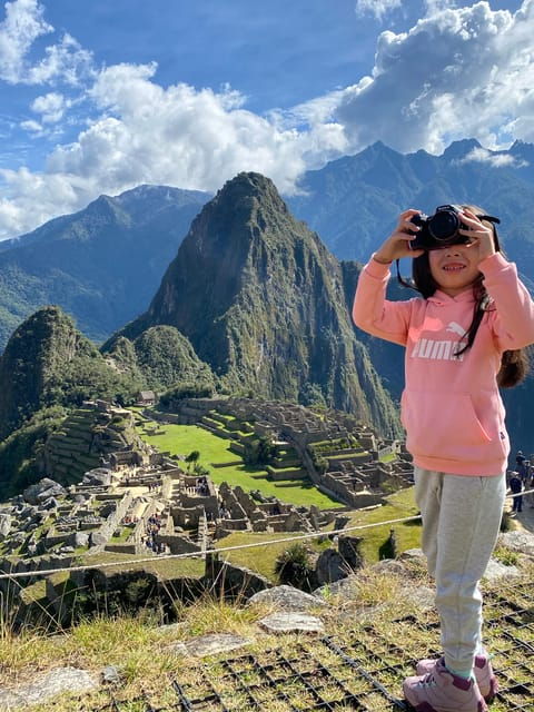 machu-picchu-group-guided-tour