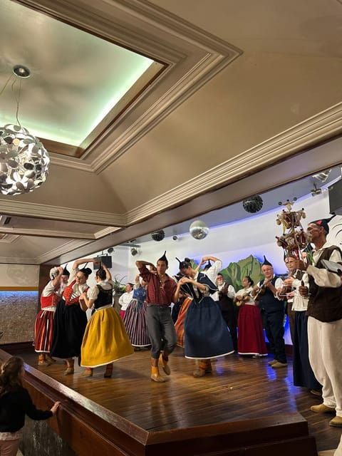 madeiratypicalshowfolklore-evening-included-dinner-transpt