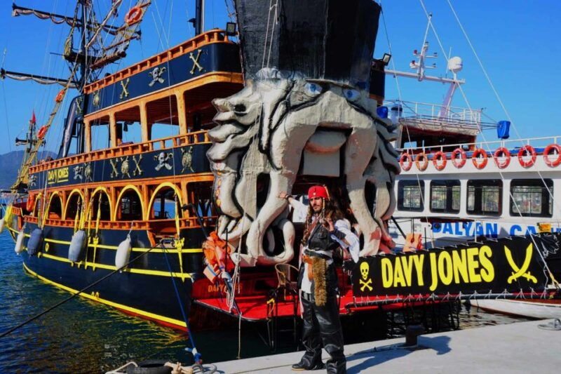 marmaris-all-inclusive-pirate-boat-trip-with-pickup-option