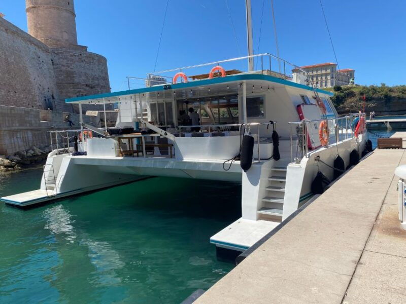 marseille-sunset-catamaran-cruise-dinner-drinks
