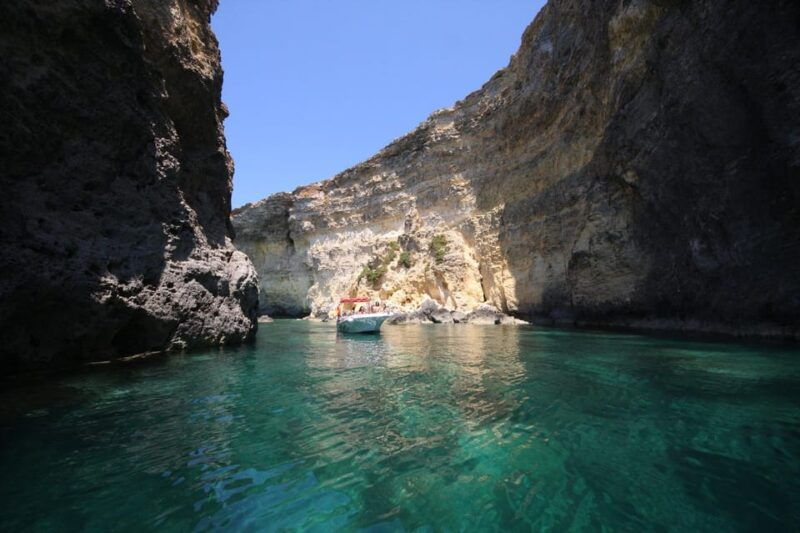 mellieha-300pm-speedboat-round-comino-caves-2h-blue-lagoon