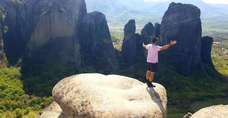 meteora-2-day-tour-by-train-from-thessaloniki