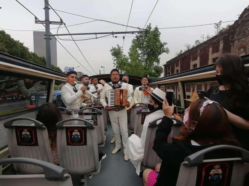 mexico-city-mariachi-night-tour-in-a-panoramic-bus