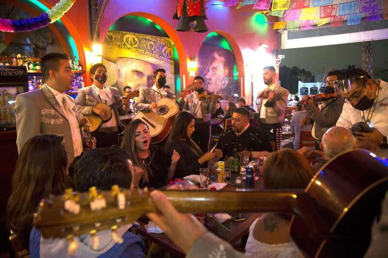 mexico-city-traditional-mexican-bars-of-the-historic-center