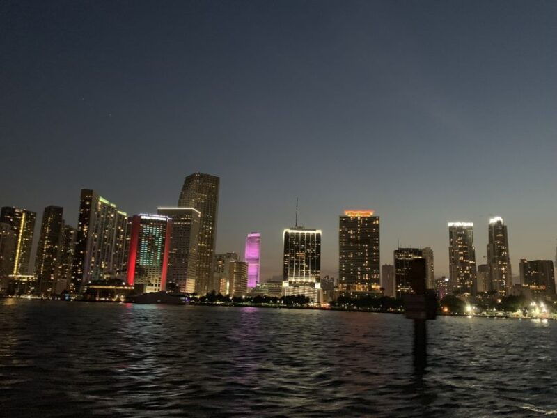miami-sunset-cruise-with-celebrity-homes-open-bar