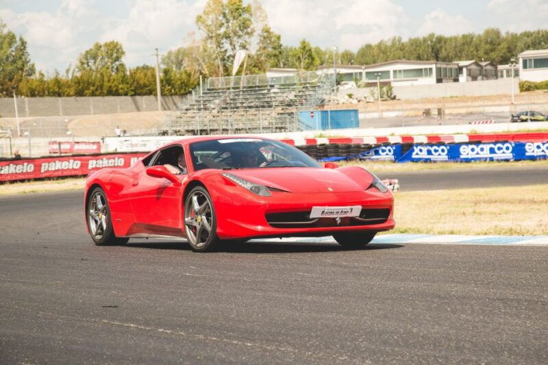 milan-test-drive-a-ferrari-458-on-a-race-track-with-video