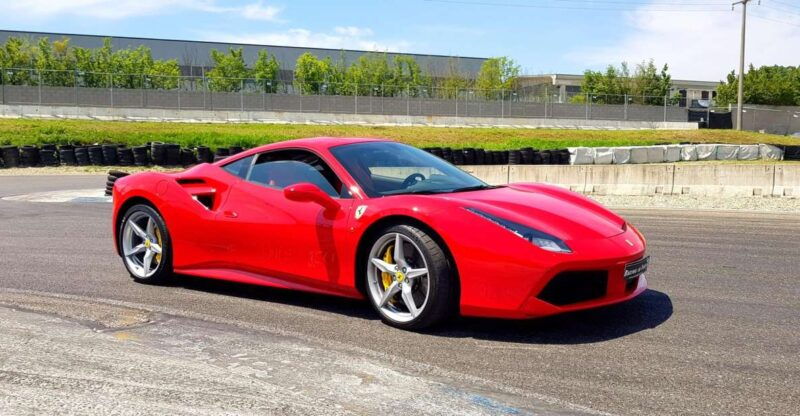 milan-test-drive-a-ferrari-488-on-a-race-track