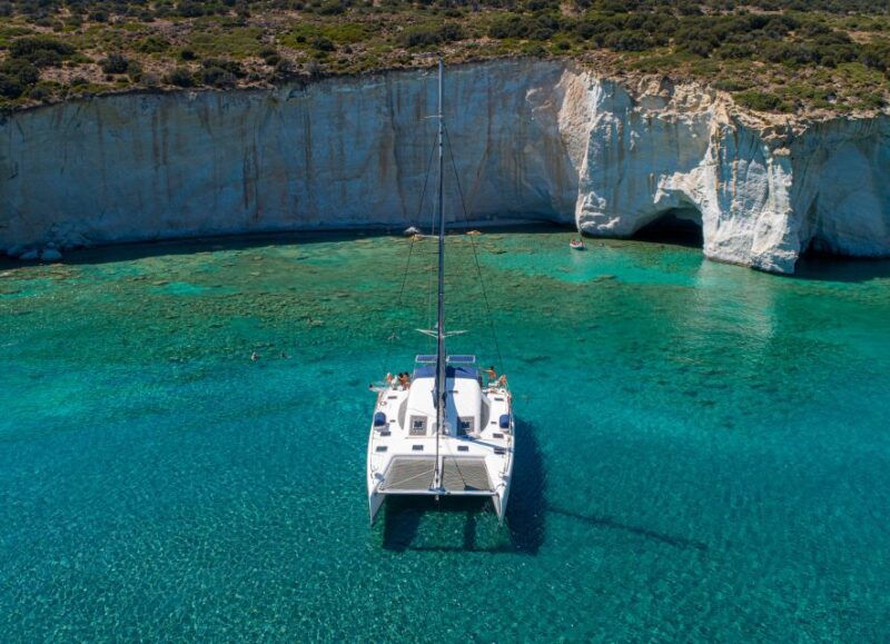 milos-half-day-morning-catamaran-cruise-to-kleftiko