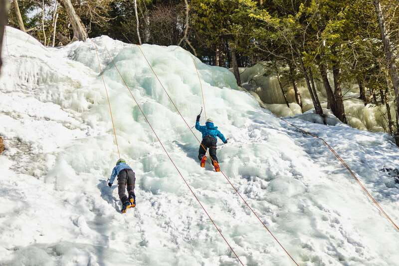 mont-tremblant-ice-climbing-initiation