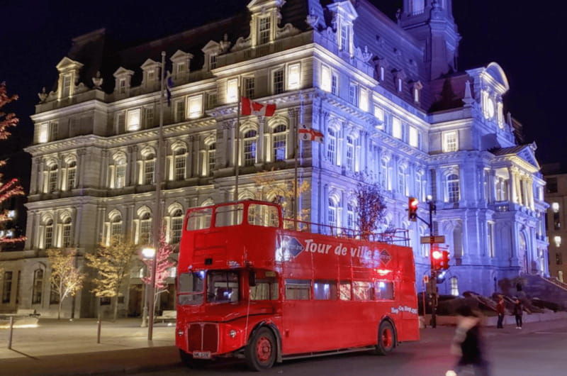 montreal-double-decker-guided-bus-tour-at-night