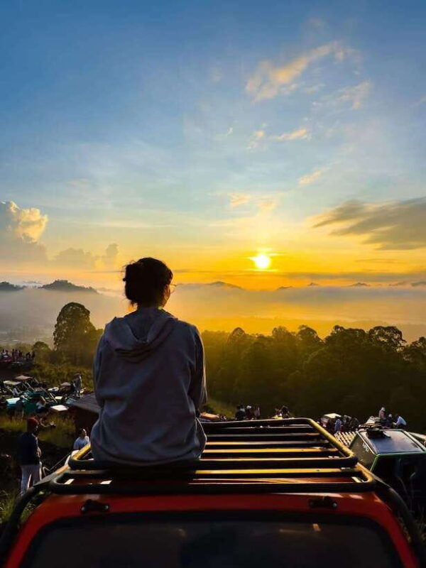 mount-batur-jeep-sunrise-off-road-black-lava-and-breakfast