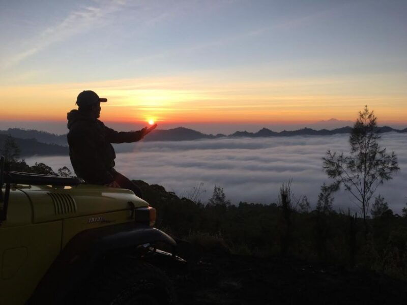 mount-batur-sunset-sunrise-4wd-jeep-tour-with-photographer