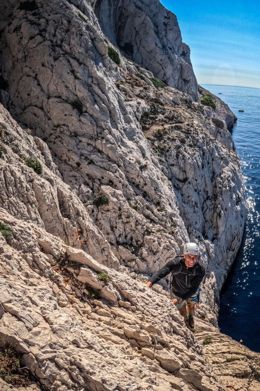 multi-pitch-climb-session-in-the-calanques-near-marseille