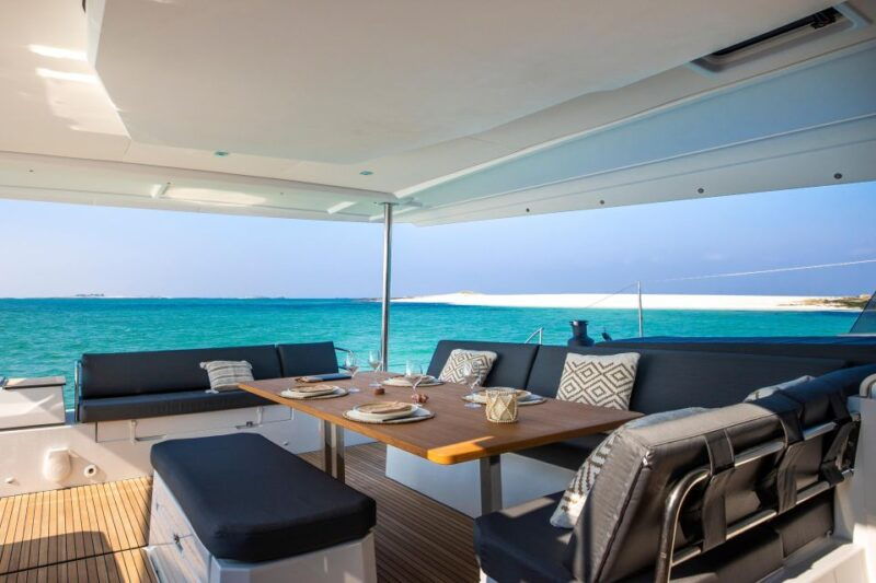mykonos-catamaran-cruise-with-3-course-meal-and-transfers