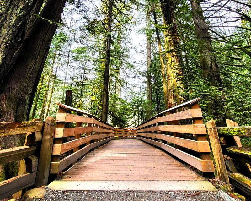 nanaimo-vancouver-island-waterfalls-vistas-hikes-caves