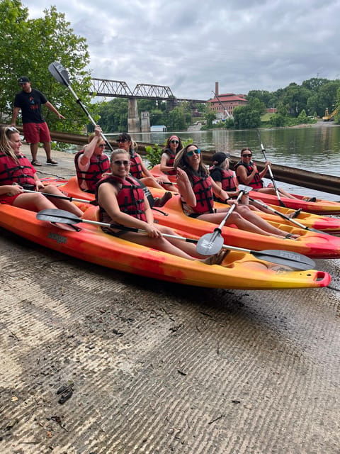 nashville-kayak-tour-with-skyline-views