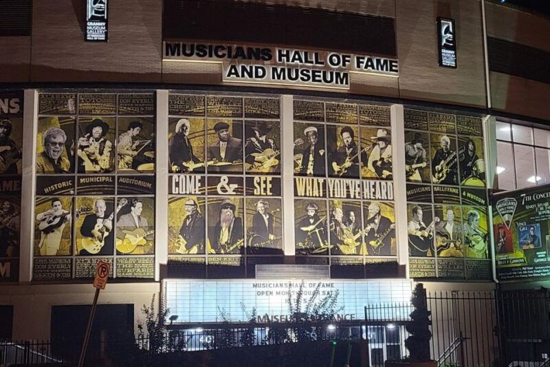 nashville-music-city-nighttime-trolley-tour