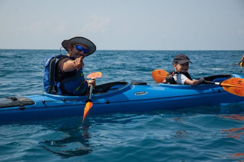 navarino-bay-sea-kayaking-with-lunch